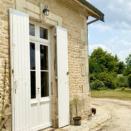 La Montgrande, 2 Bed Gite, Holiday home Aulnay (Charente-Maritime)